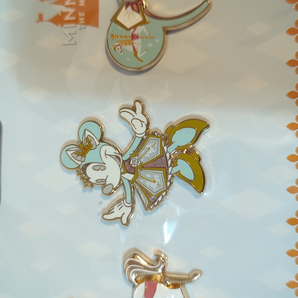 Disney Minnie Mouse The Main Attraction Pin Set King Arthur’s Carousel Limited - Picture 4 of 8